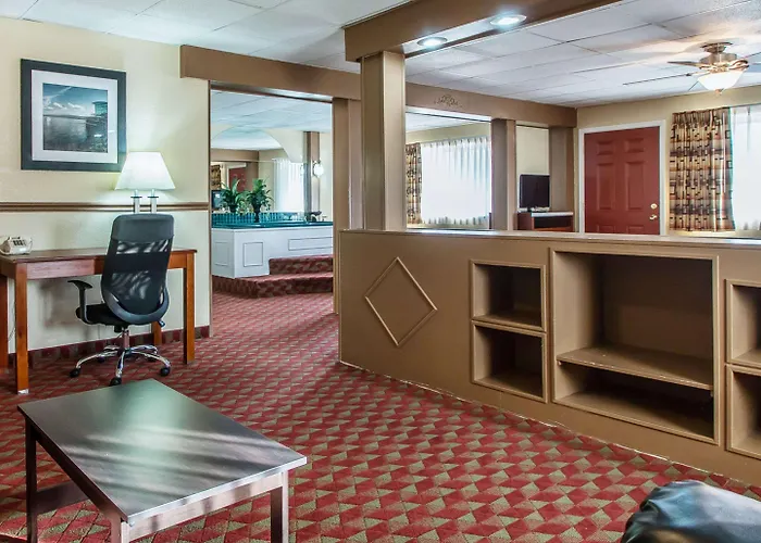 Quality Motel East Dubuque