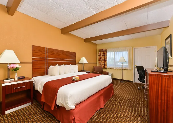 Quality Motel East Dubuque
