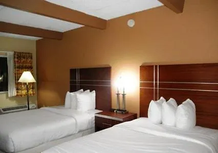 Quality Motel East Dubuque